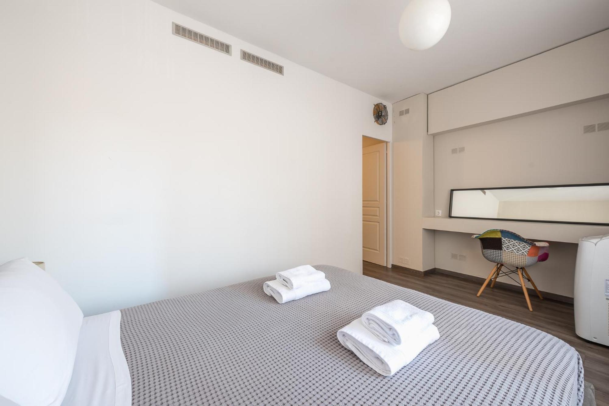 Apartment Steps From Historic Center Plaka เอเธนส์ ภายนอก รูปภาพ